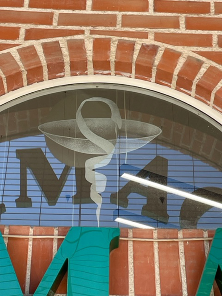 Farmacia MJ Tello | Calle Antonio Martín Trenco 12 Alicante